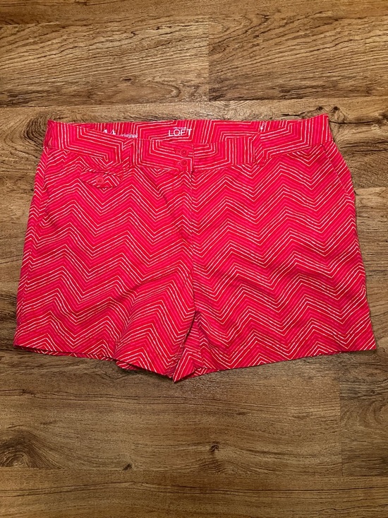 LOFT Pants - LOFT Red Chevron Print Shorts Womens Size 14 Ann Taylor Summer Casual